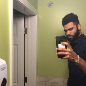 Meet your Posher, Derrick